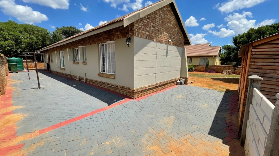 3 Bedroom Property for Sale in Waterval East North West